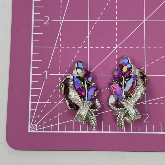 VINTAGE CORO SET OF 4 CLIP ON SCREW BACK EARRINGS PURPLE SILVER WOMEN JEWELRY - Picture 12 of 14